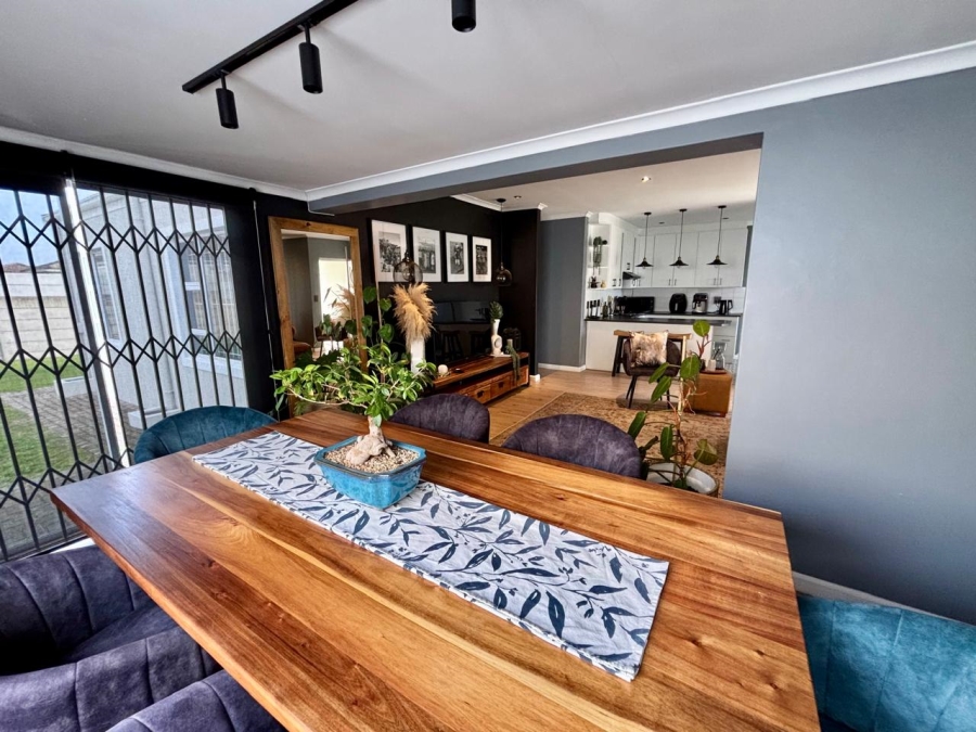 To Let 3 Bedroom Property for Rent in Windsor Park Estate Western Cape